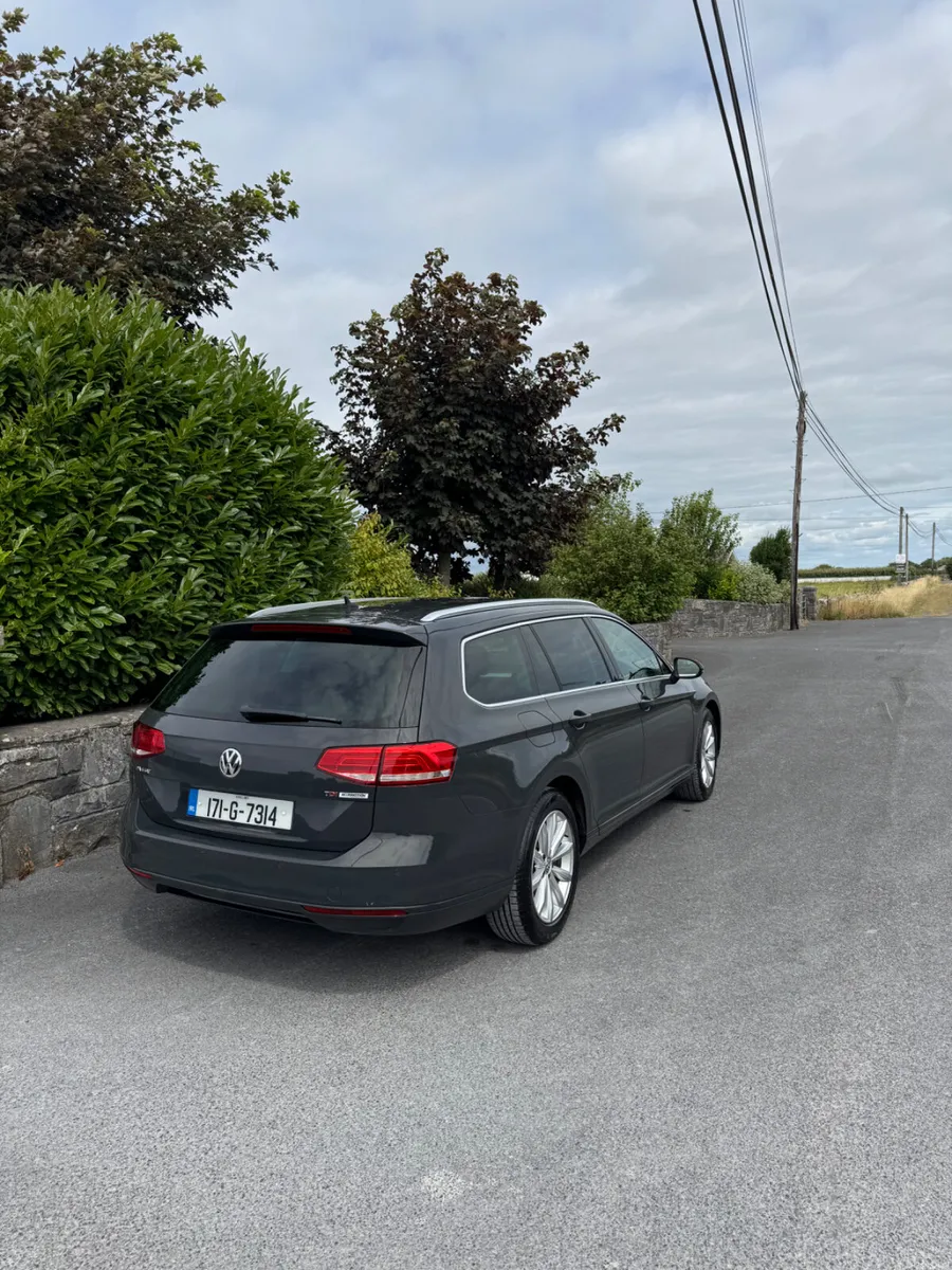 Volkswagen Passat 2017 - Image 3