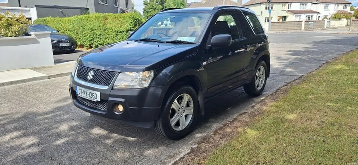2007 Suzuki Grand Vitara - Image 2