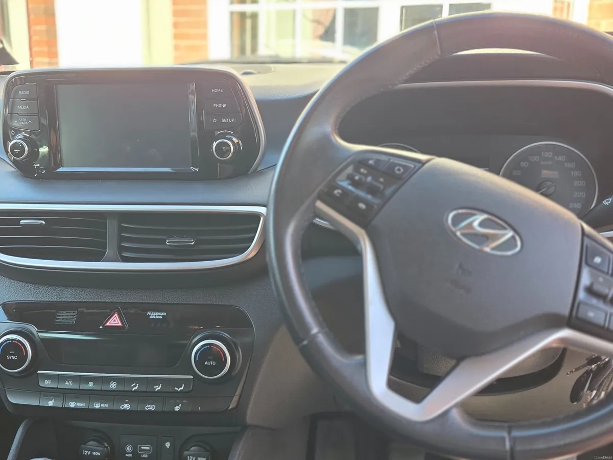 Hyundai Tucson Executive 1.6 Petrol - Image 5
