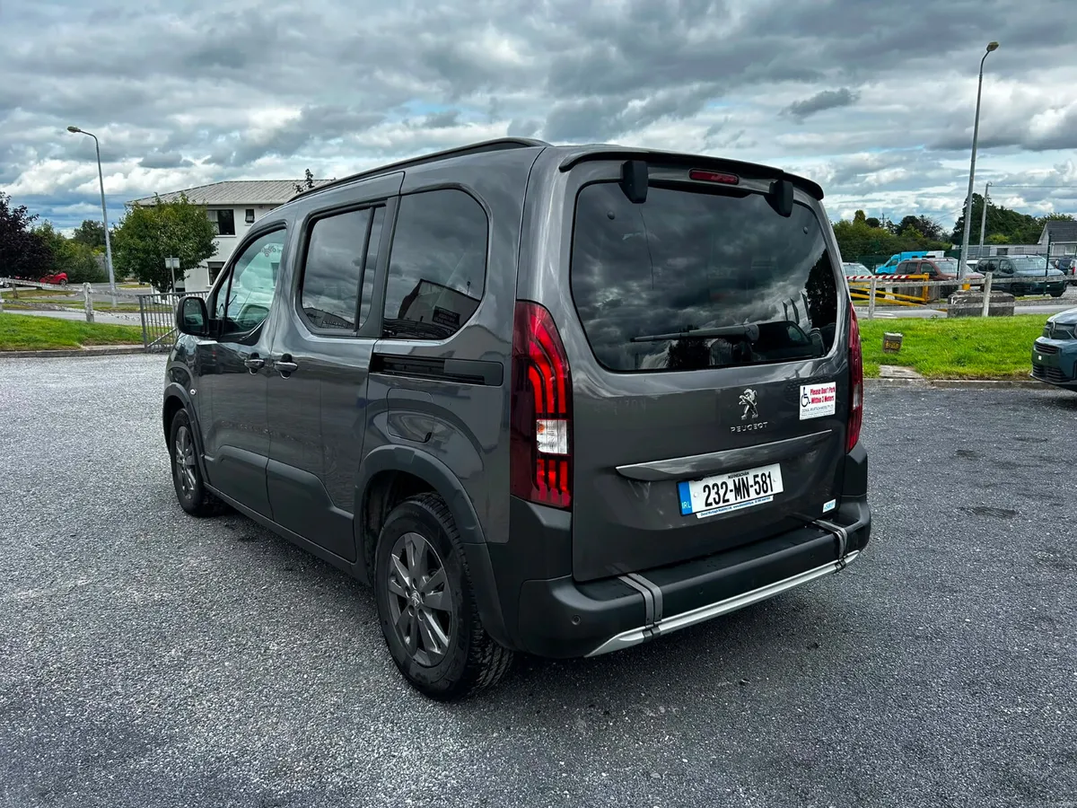 Wheelchair Car - Image 5