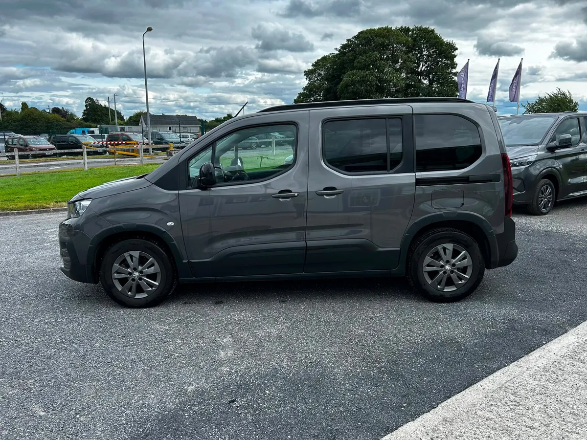 Wheelchair Car - Image 4