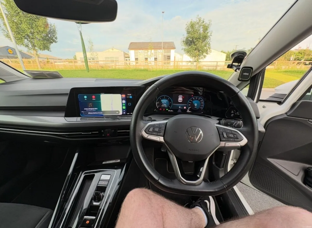 Volkswagen Golf Life 2.0L Automatic Diesel - Image 4