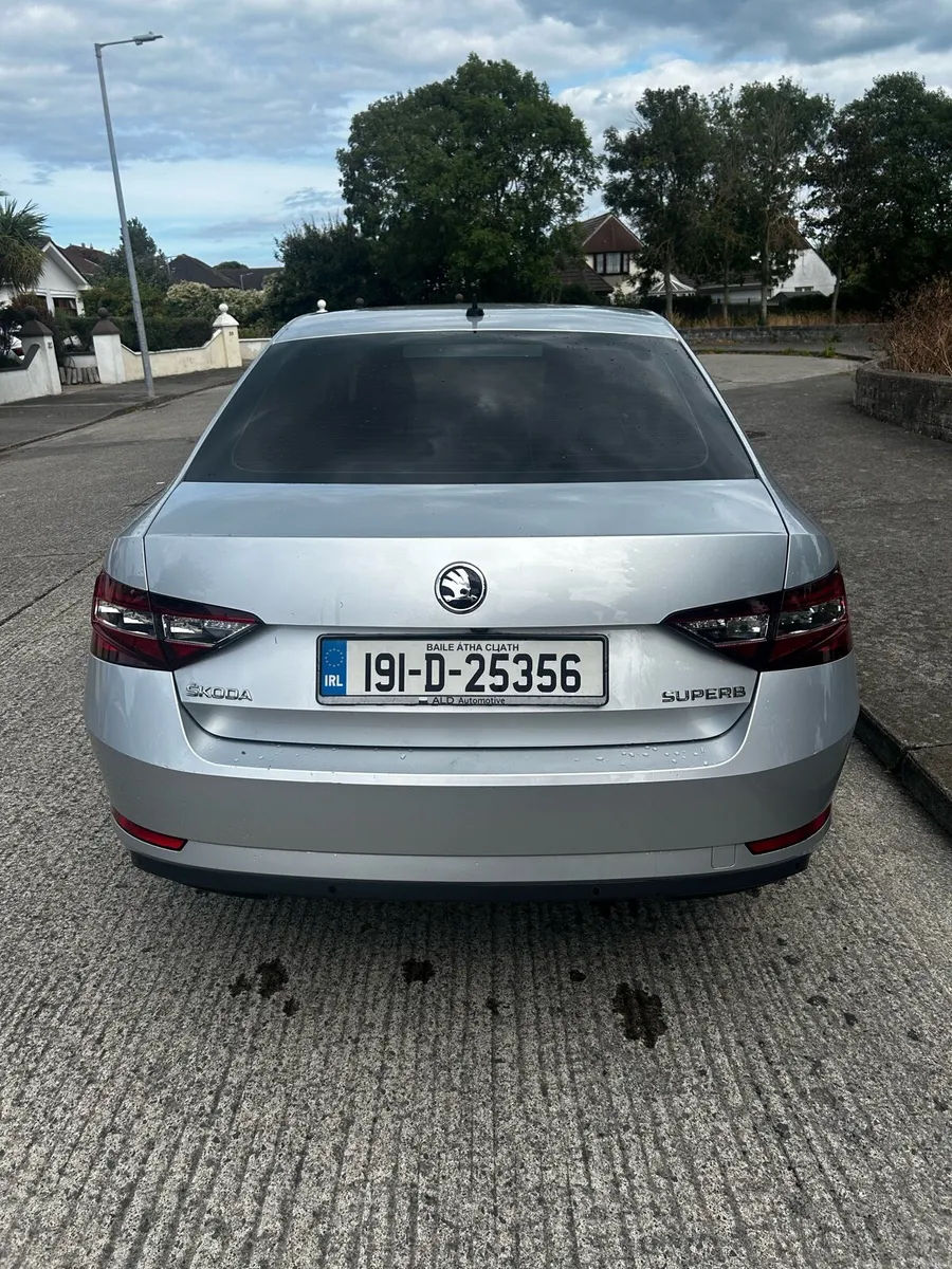 2019 Skoda Superb Sportline Style 2.0 TDI 150HP - Image 3