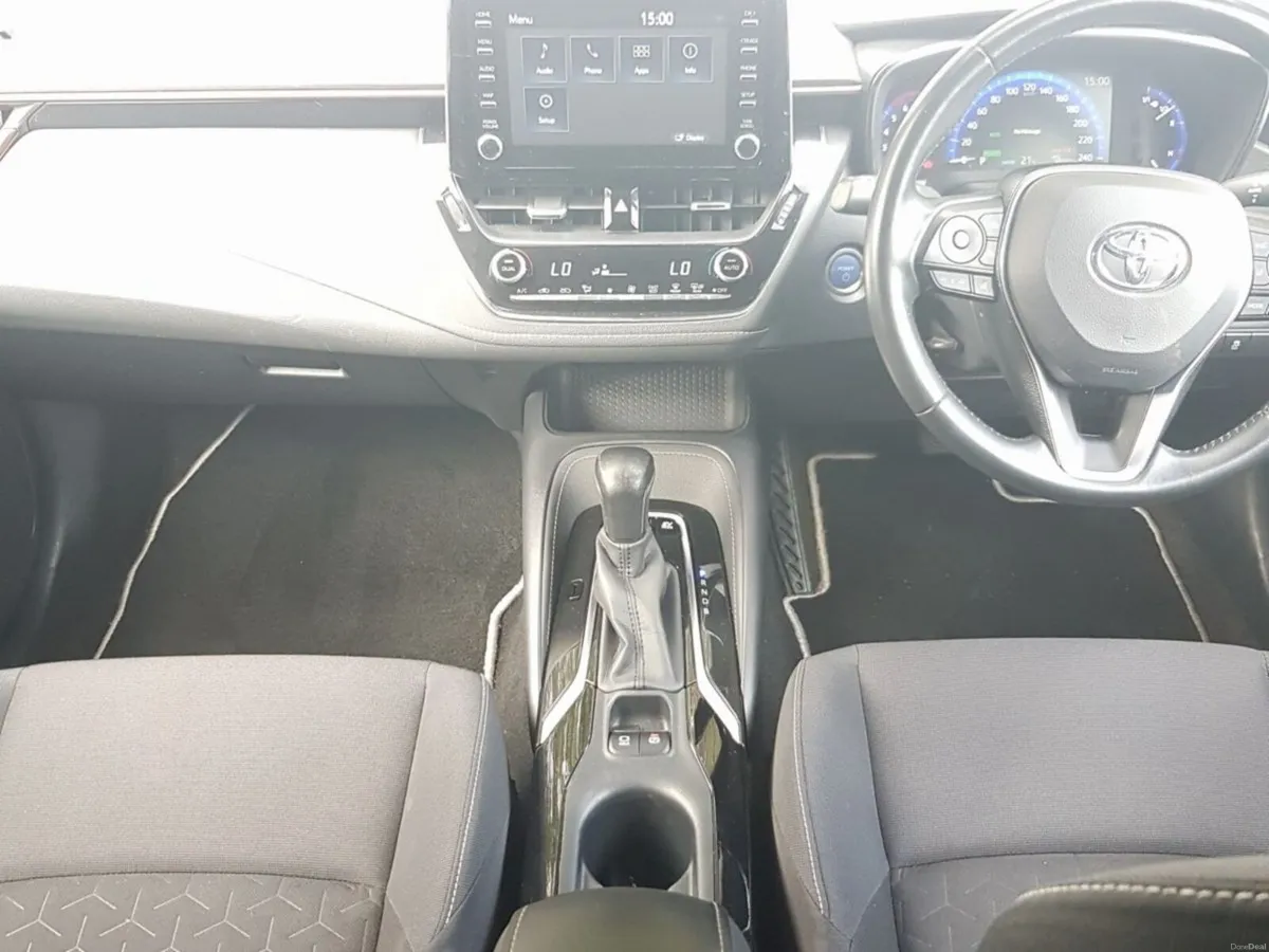 Toyota Corolla 1.8 Hybrid Luna Sport Hatchback - Image 3