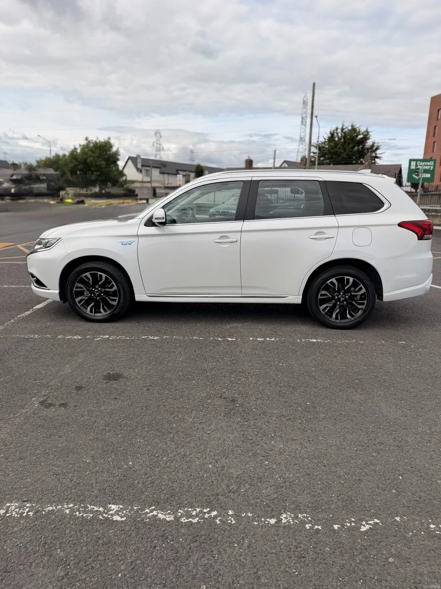 Mitsubishi Outlander 2016 - Image 2