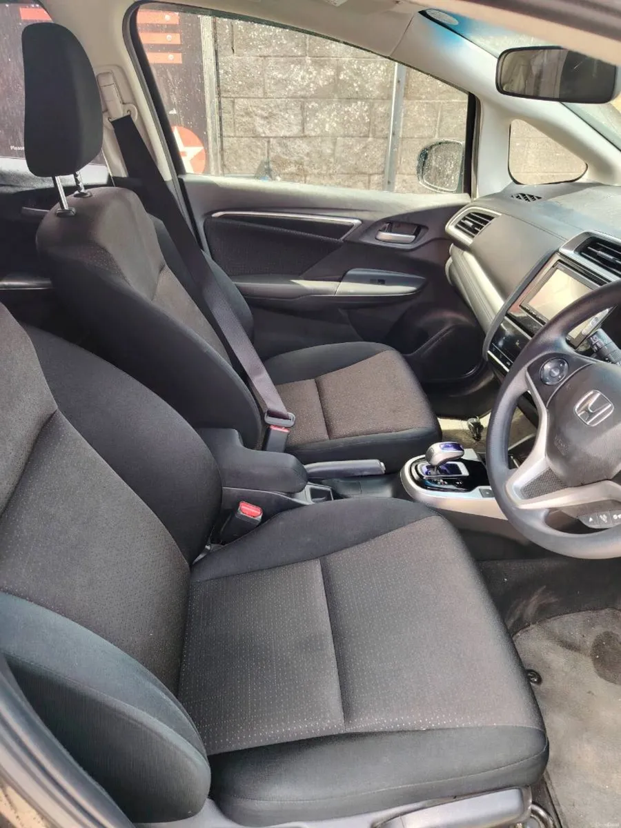 Honda fit hybird low mileage 47k - Image 5