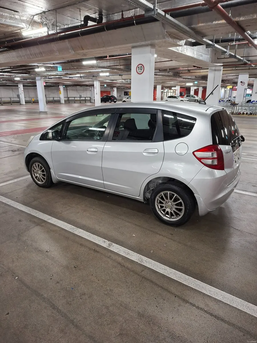 Automatic Honda Fit Nct 05/27 - Image 3