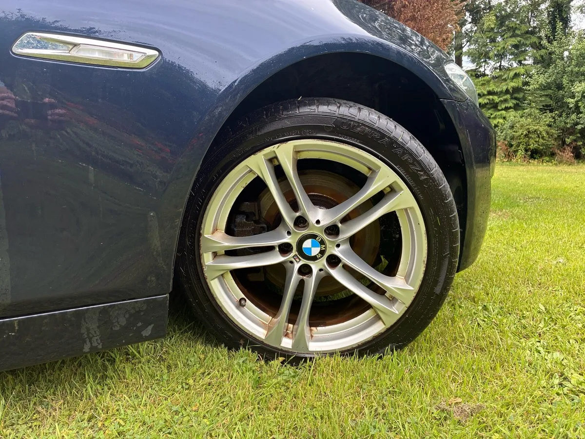 BMW 5 Series - Image 4