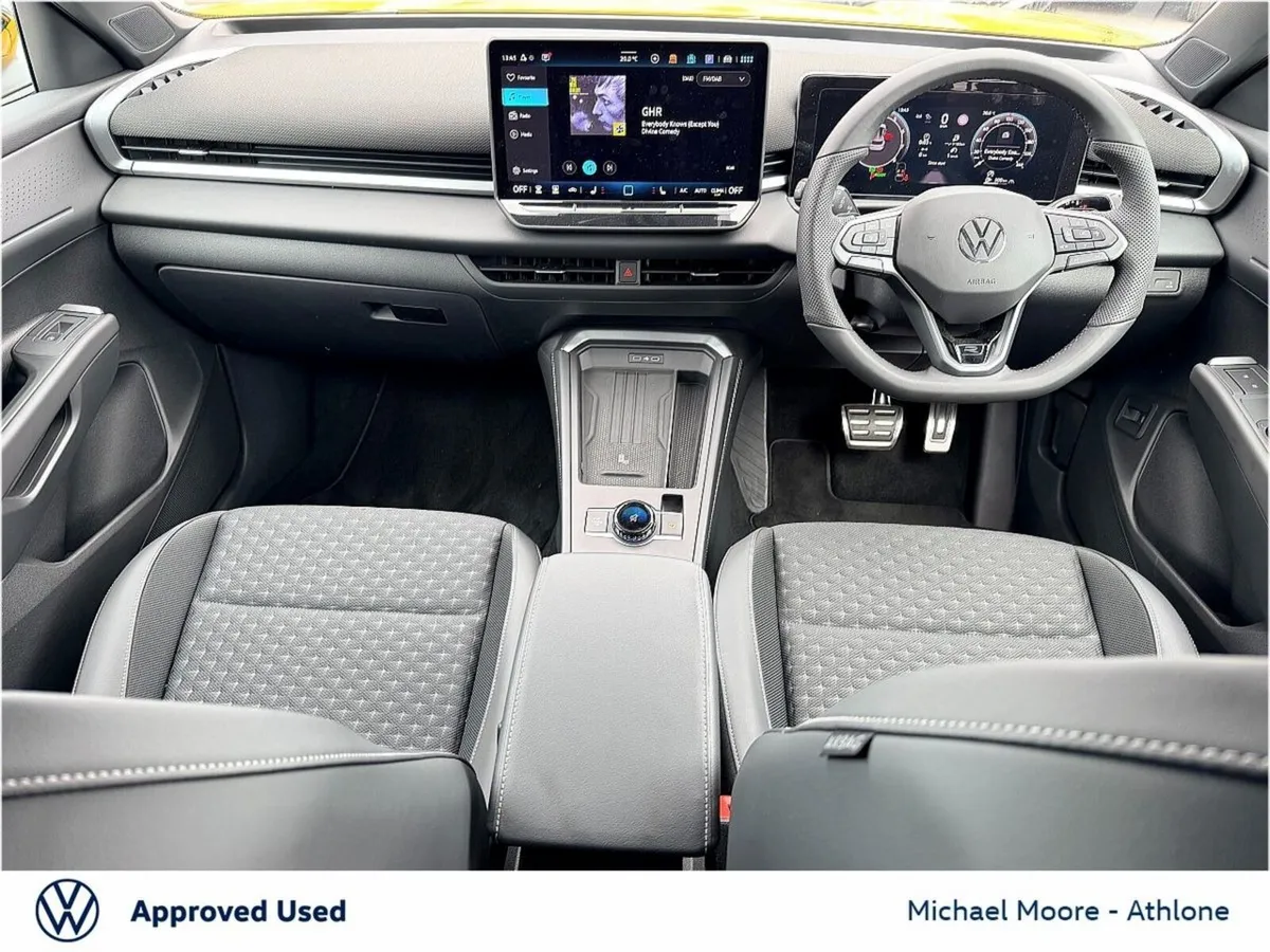Volkswagen T-Roc R-LINE 1.5TSI 150HP MHEV - Image 2