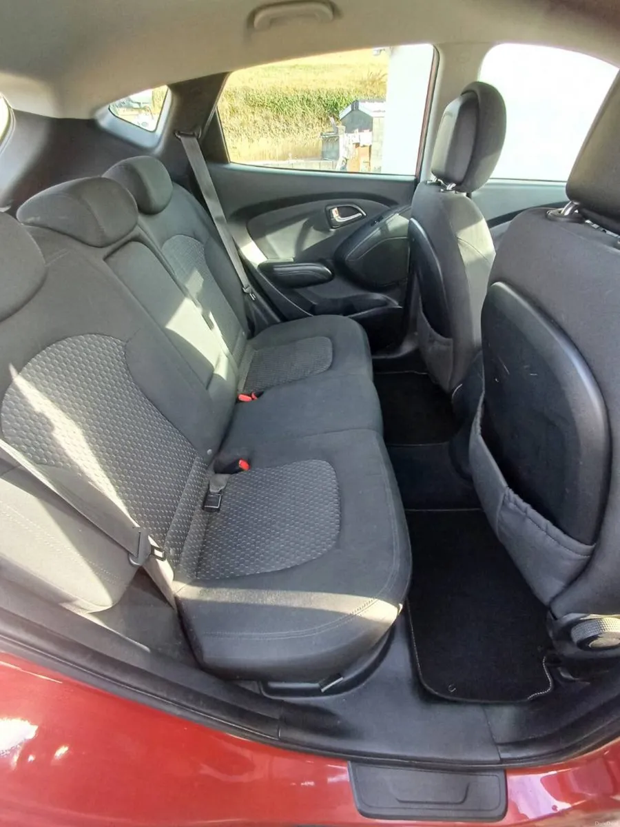 Hyundai ix35 CRDi 4 wheel drive - Image 6