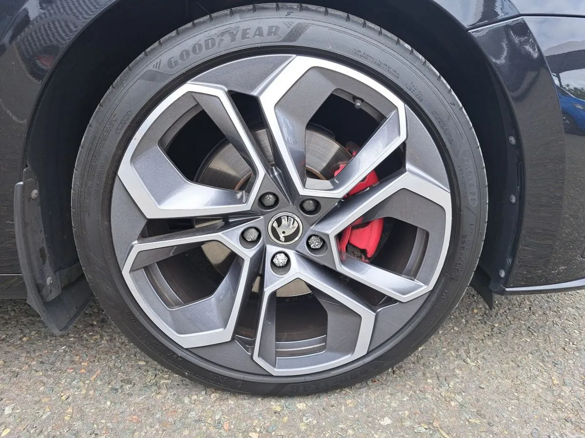 Skoda Octavia OCTAVIA VRS 2.0TDI 200HP DSG - Image 5
