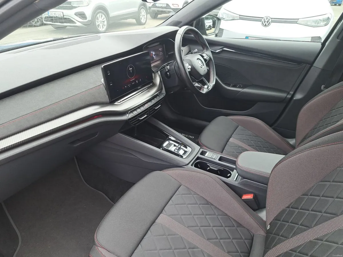 Skoda Octavia OCTAVIA VRS 2.0TDI 200HP DSG - Image 2