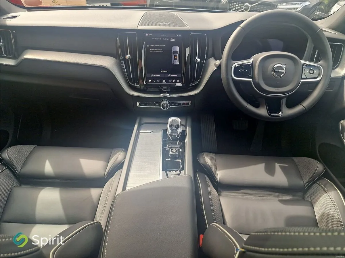 Volvo XC60 T6 Plus Plug In Hybrid - Image 4