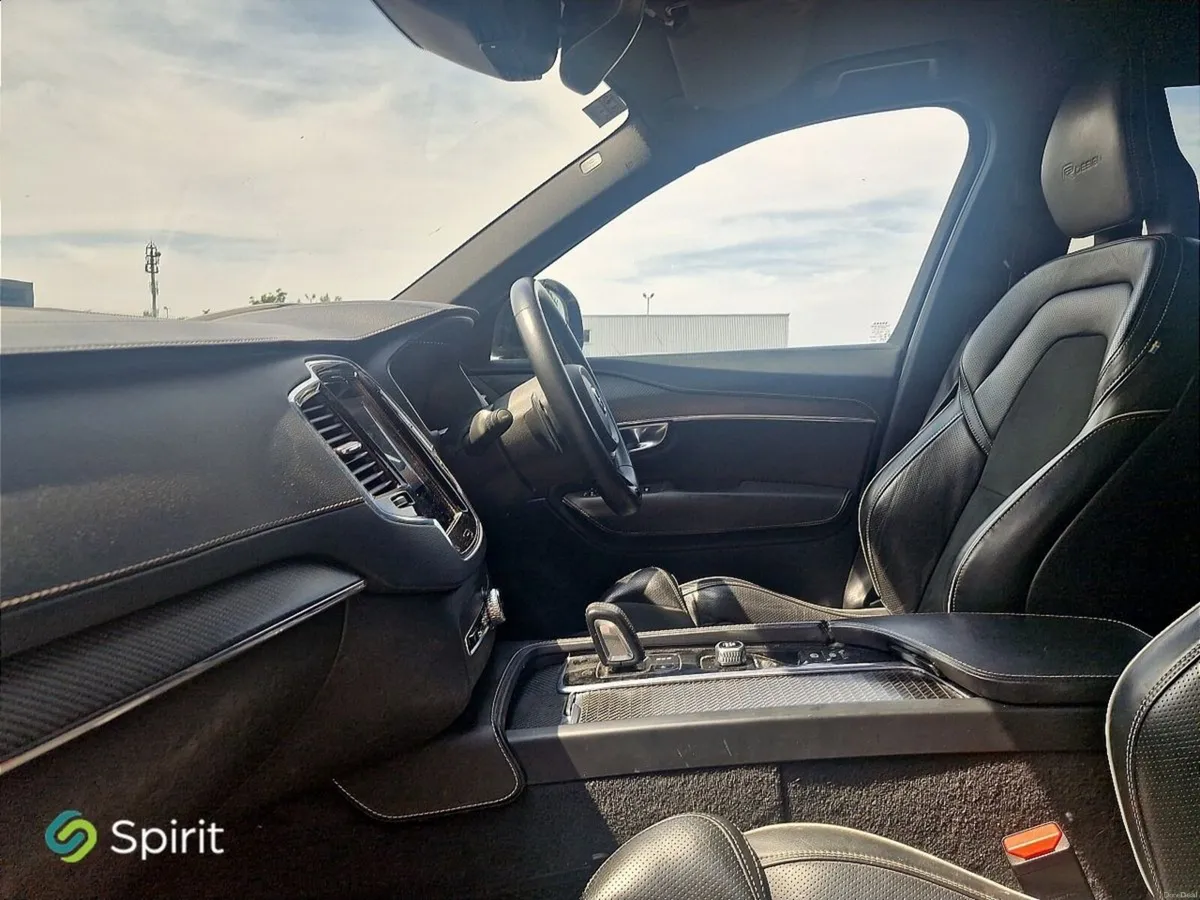 Volvo XC90 T8 R-Design Plug In Hybrid - Image 3