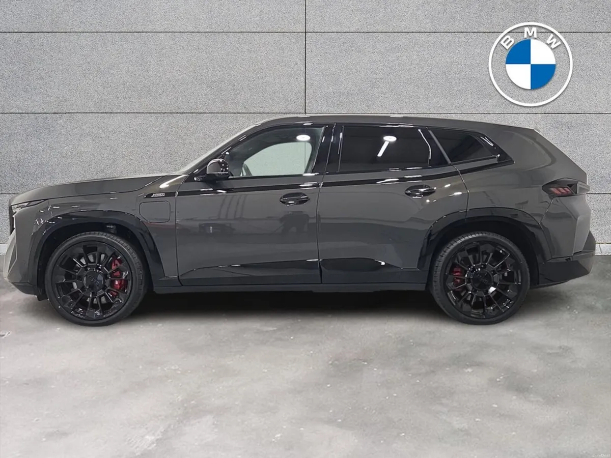 BMW XM 3.0 - Image 3