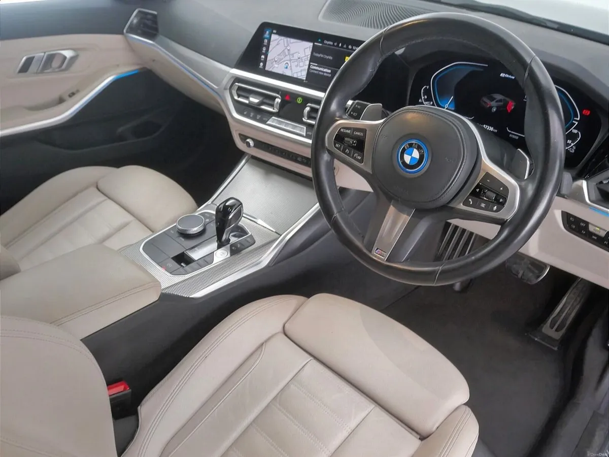 BMW 3-Series 330e M Sport Saloon - Image 6