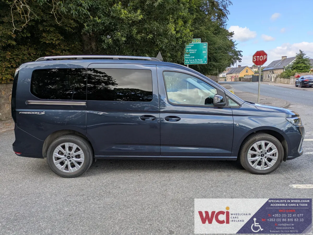 Taxi Wheelchair Accessible - Ford Tourneo Connect - Image 6