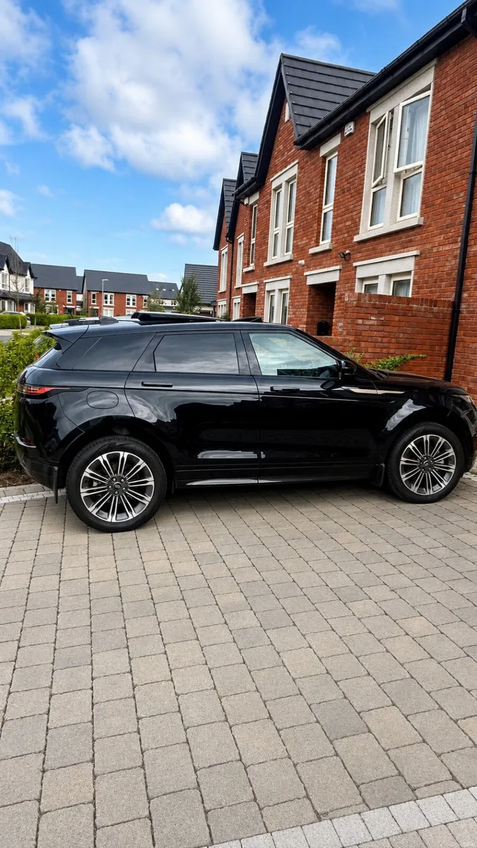 Land Rover Range Rover 2024 - Image 1