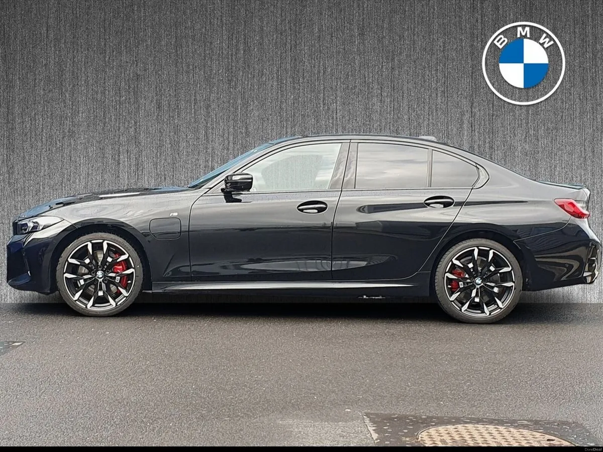 BMW 3-Series 330e M Sport Saloon - Image 3