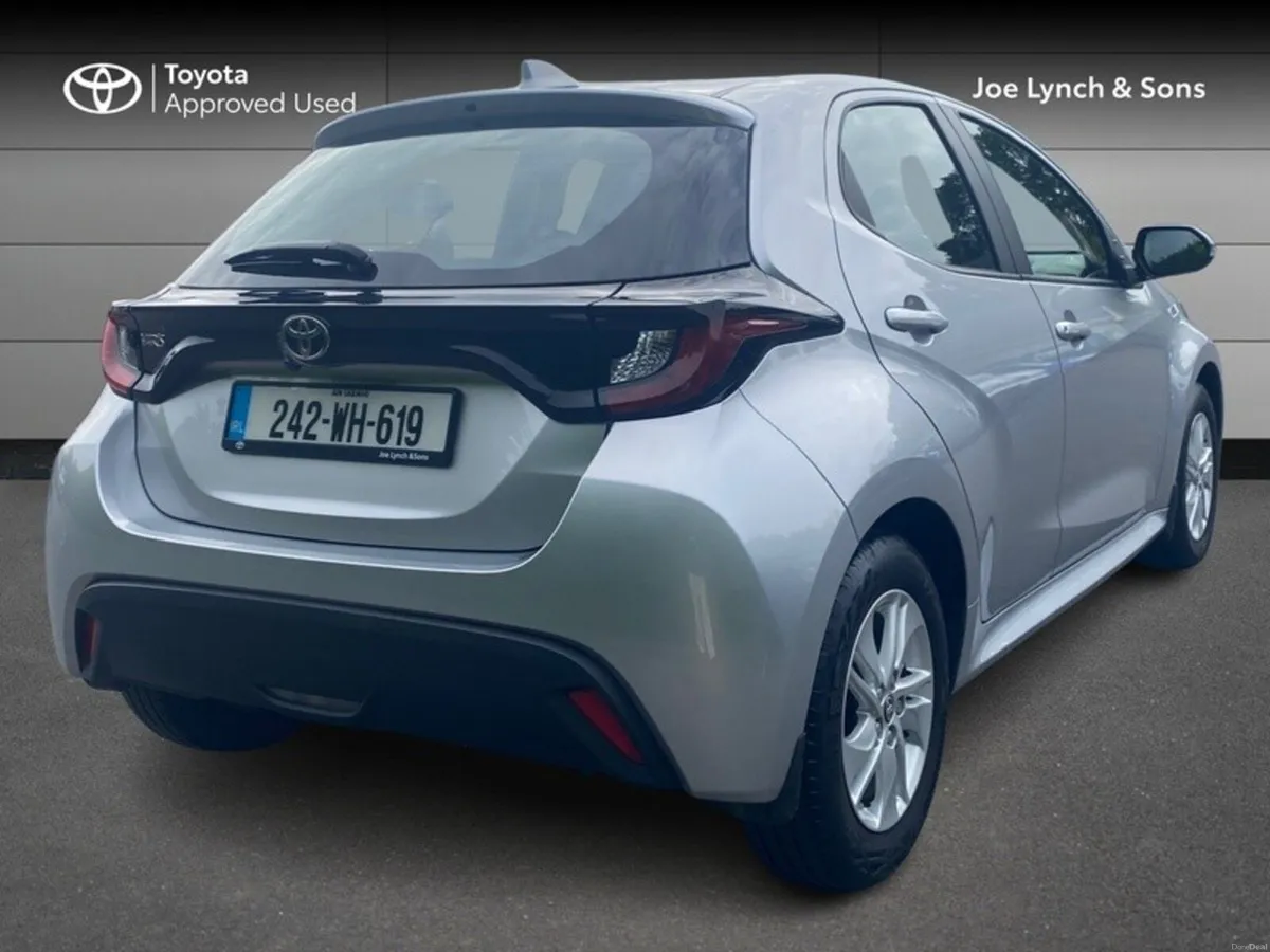 Toyota Yaris YARIS 1.5 LUNA - Image 2