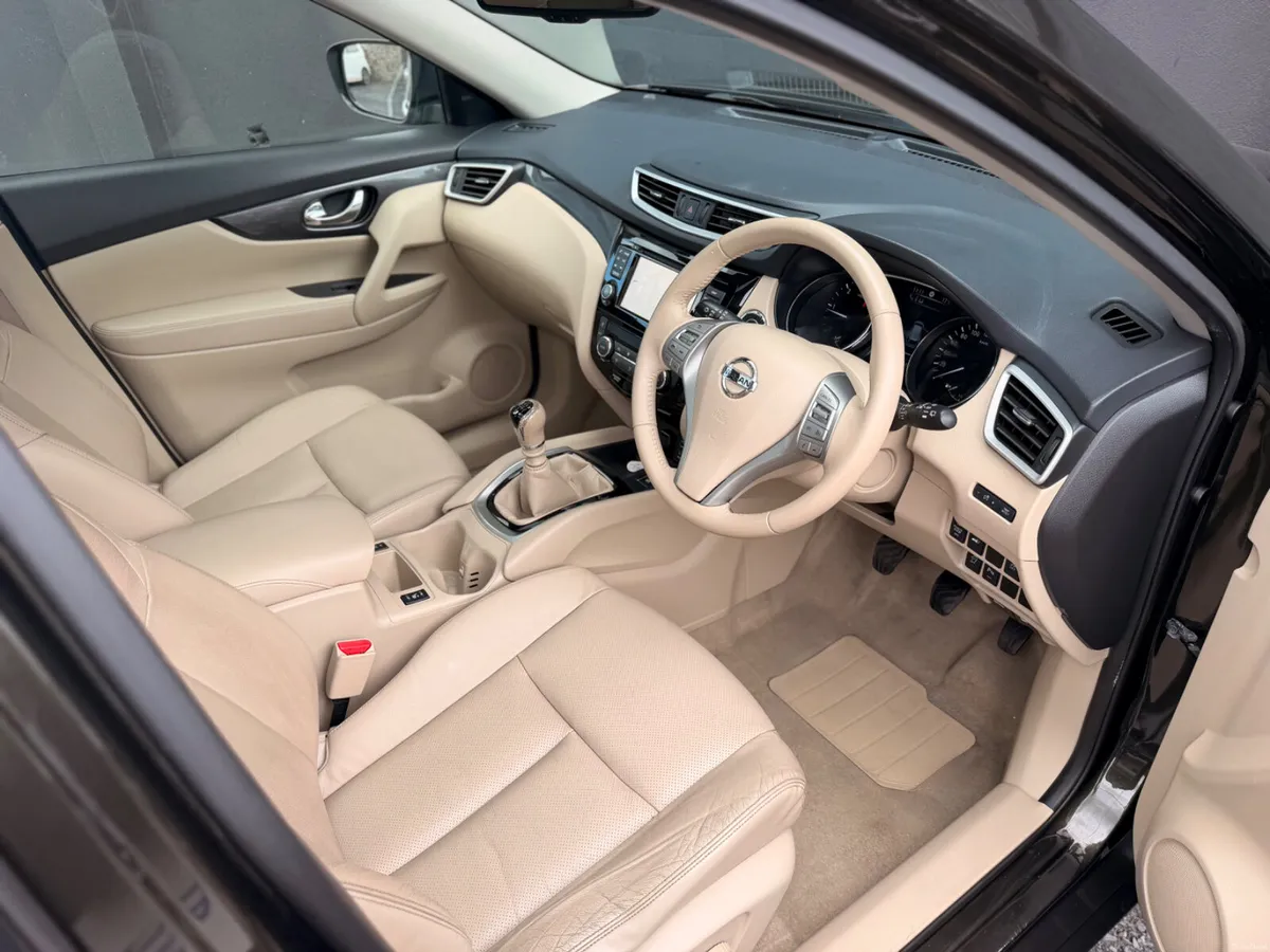2017 NISSAN X-TRAIL 7 SEATER - Image 6