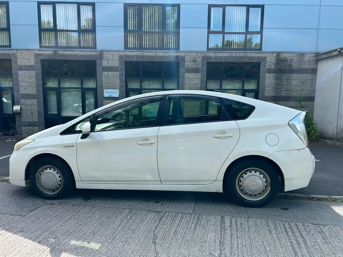 Toyota Prius 2016 - Image 3
