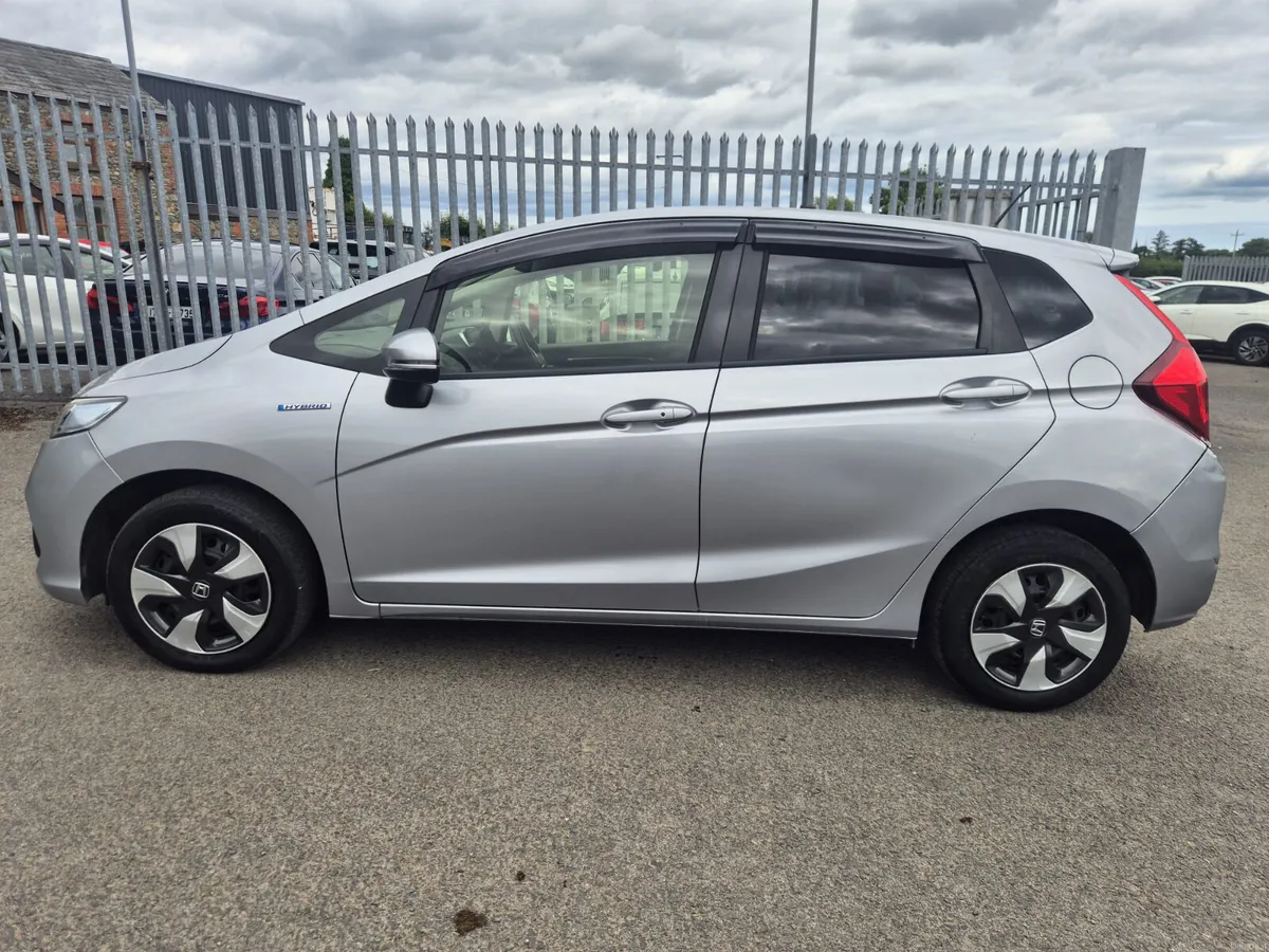 HONDA FIT 1.5 HYBRID AUTOMATIC €8,990 - Image 5