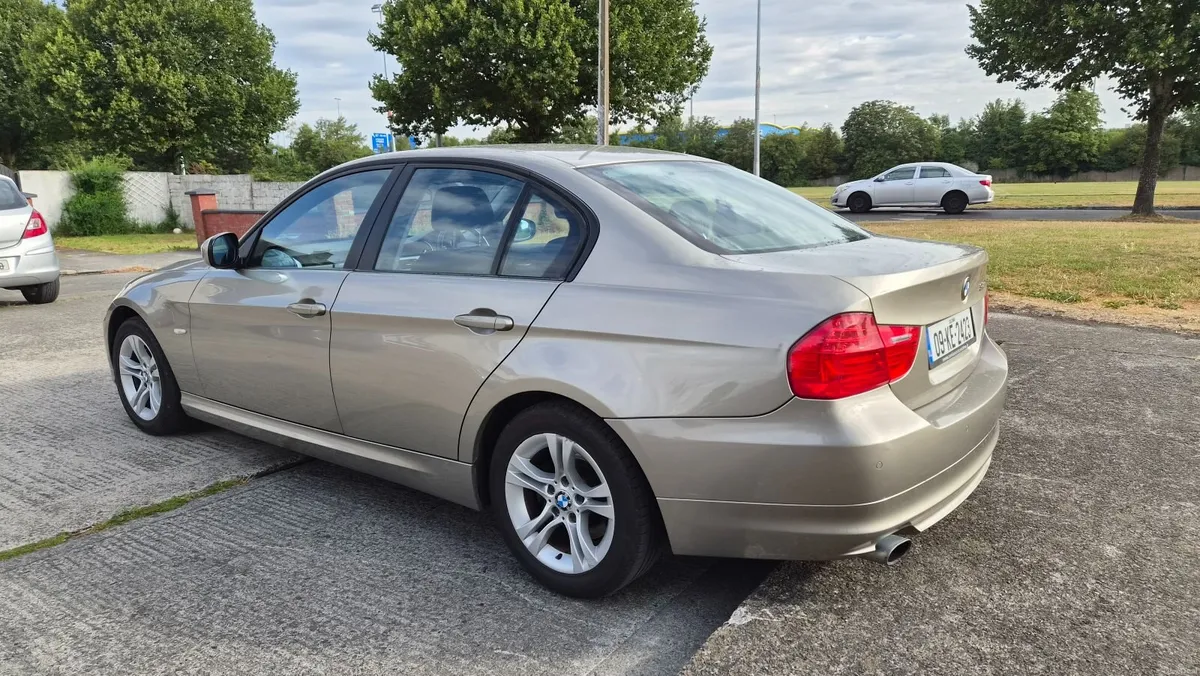 BMW 318D SE - Image 2