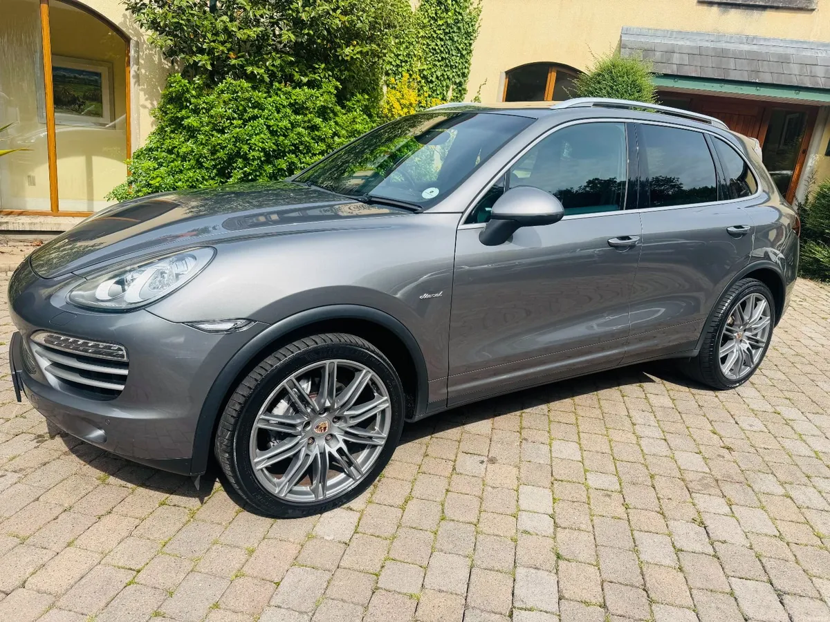 Porsche Cayenne 3.0D V6 Auto PDK STUNNING NI - Image 2