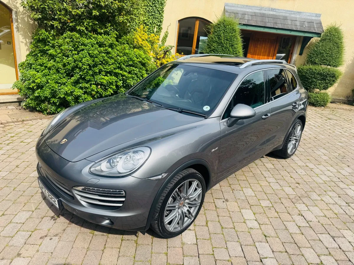 Porsche Cayenne 3.0D V6 Auto PDK STUNNING NI - Image 4