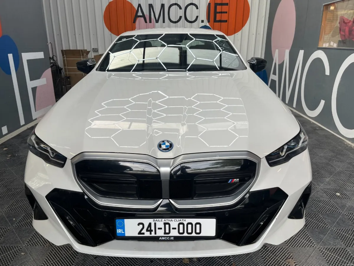 BMW i5 2024 BMW I5 4WD M60 XDRIVE AUTOMATIC / CRUI - Image 2