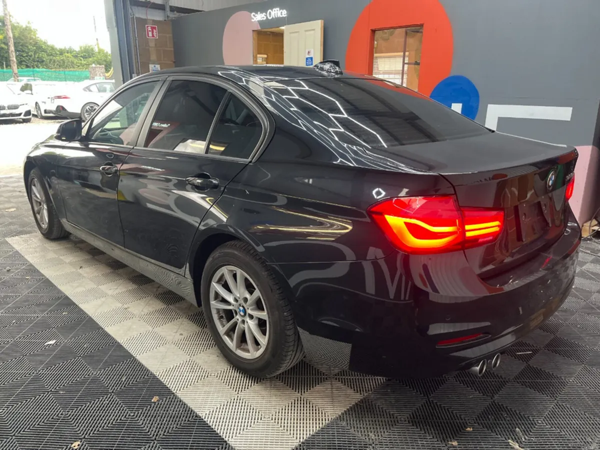 BMW 3-Series 2017 BMW 320D 1.9AUTOMATIC / ELECTRIC - Image 4