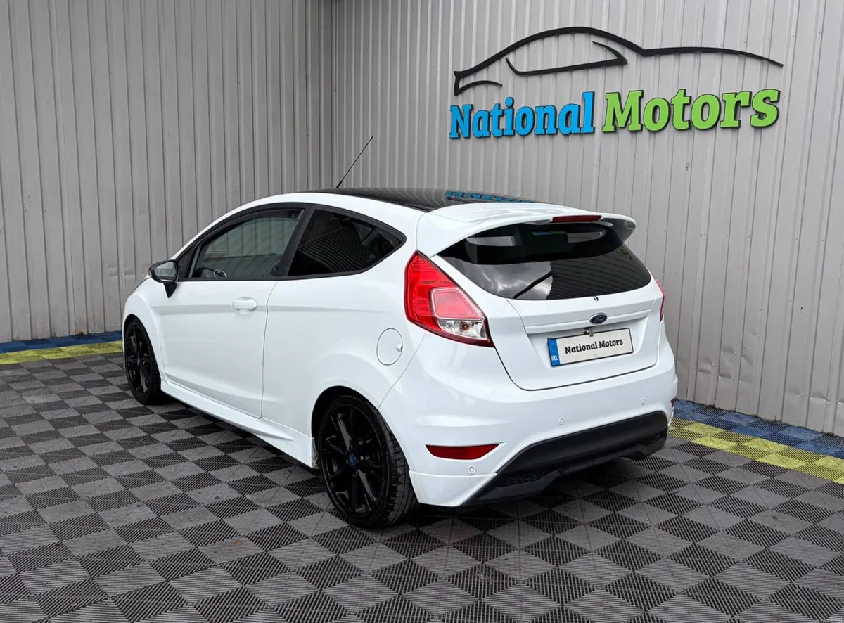 2015 Ford Fiesta Zetec-S 1.0 PETROL - Image 5