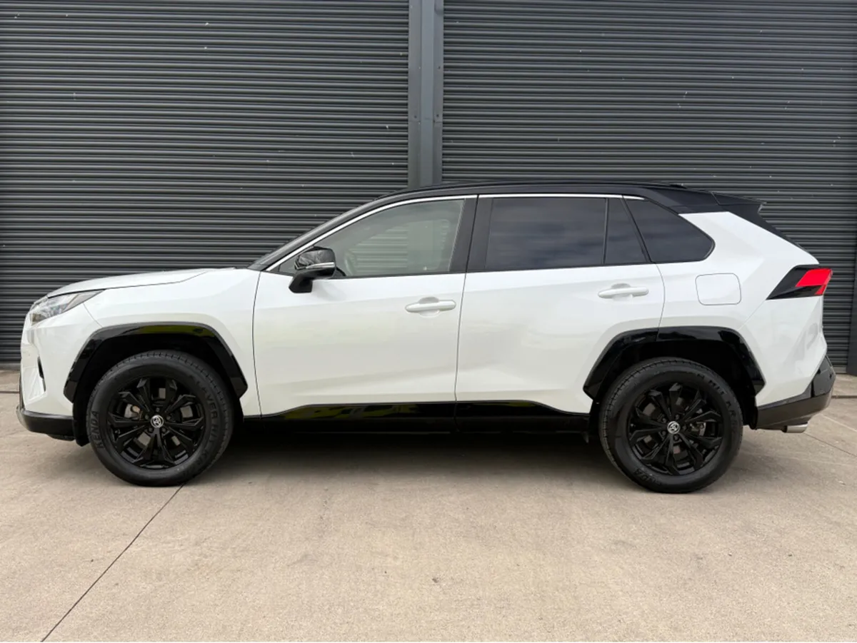 Toyota RAV4 HYBRID SPORT PETROL HYBRID - Image 4