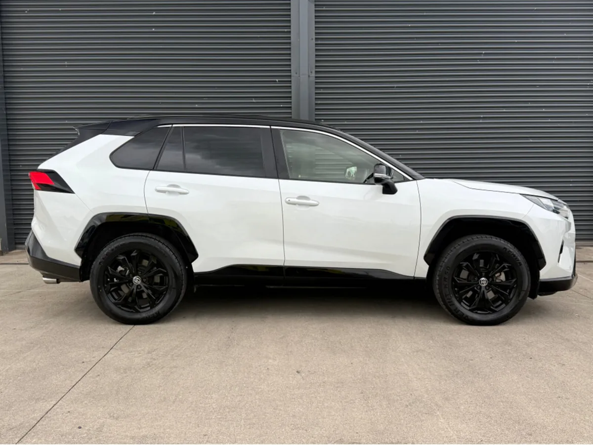 Toyota RAV4 HYBRID SPORT PETROL HYBRID - Image 3
