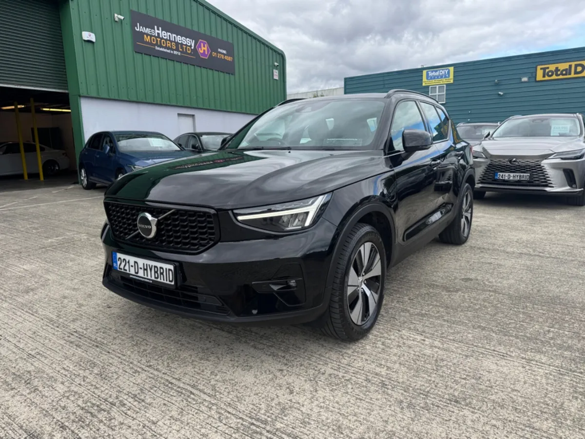 Volvo XC40 + T4 RECHARGE AUTO PLUS - Image 1