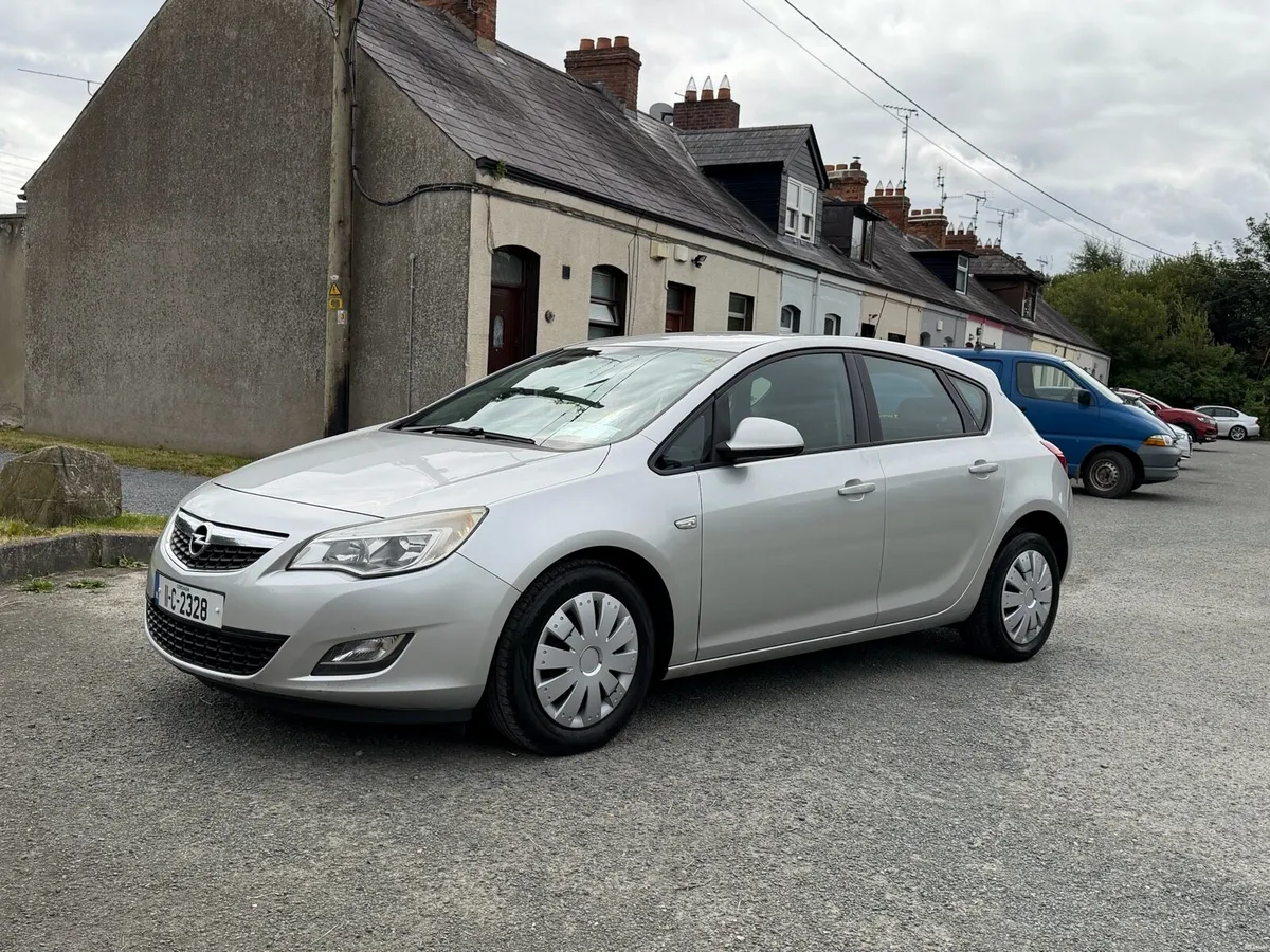 2011 Opel Astra 1.2 Diesel NCT 24/05/27 TAX 9/26 - Image 2
