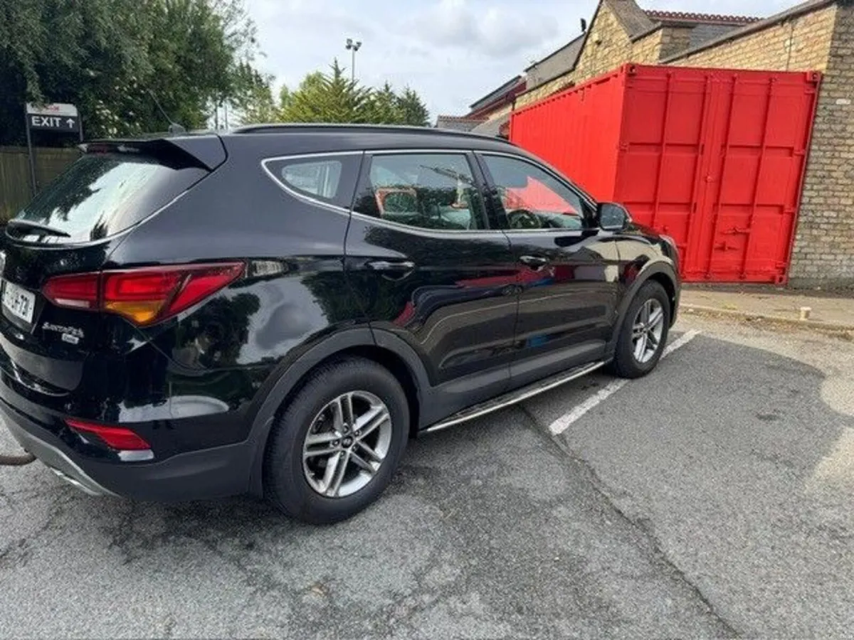 Hyundai Santa Fe 2016 - Image 2