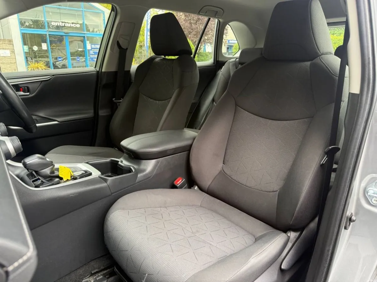 Toyota RAV4 LUNA 2.5 HYBRID // FULL SERVICE HISTOR - Image 6