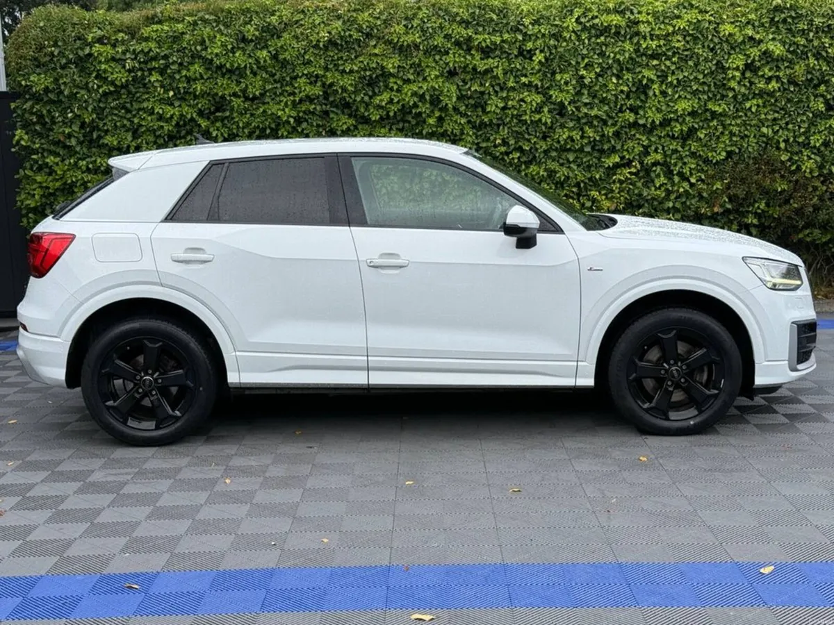 Audi Q2 S-LINE 1.0 TFSI AUTO // APPLE CARPLAY/ANDR - Image 2