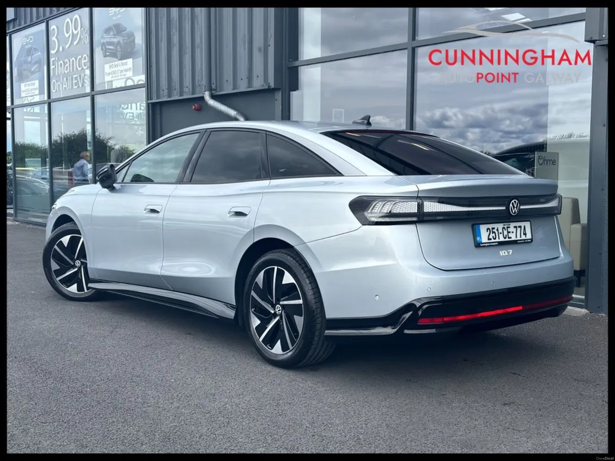 Volkswagen ID.7 Plus Pro 82kWh - Image 2