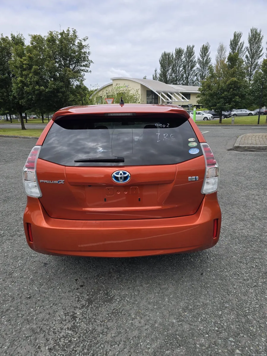 2015 Toyota Prius Alpha 1.8 Hybrid 7-Seater - Image 3