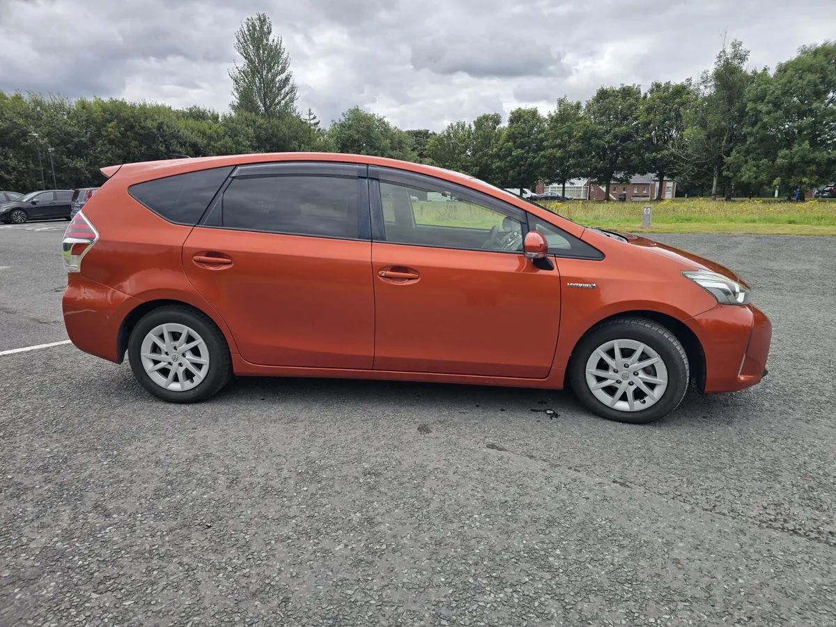 2015 Toyota Prius Alpha 1.8 Hybrid 7-Seater - Image 5