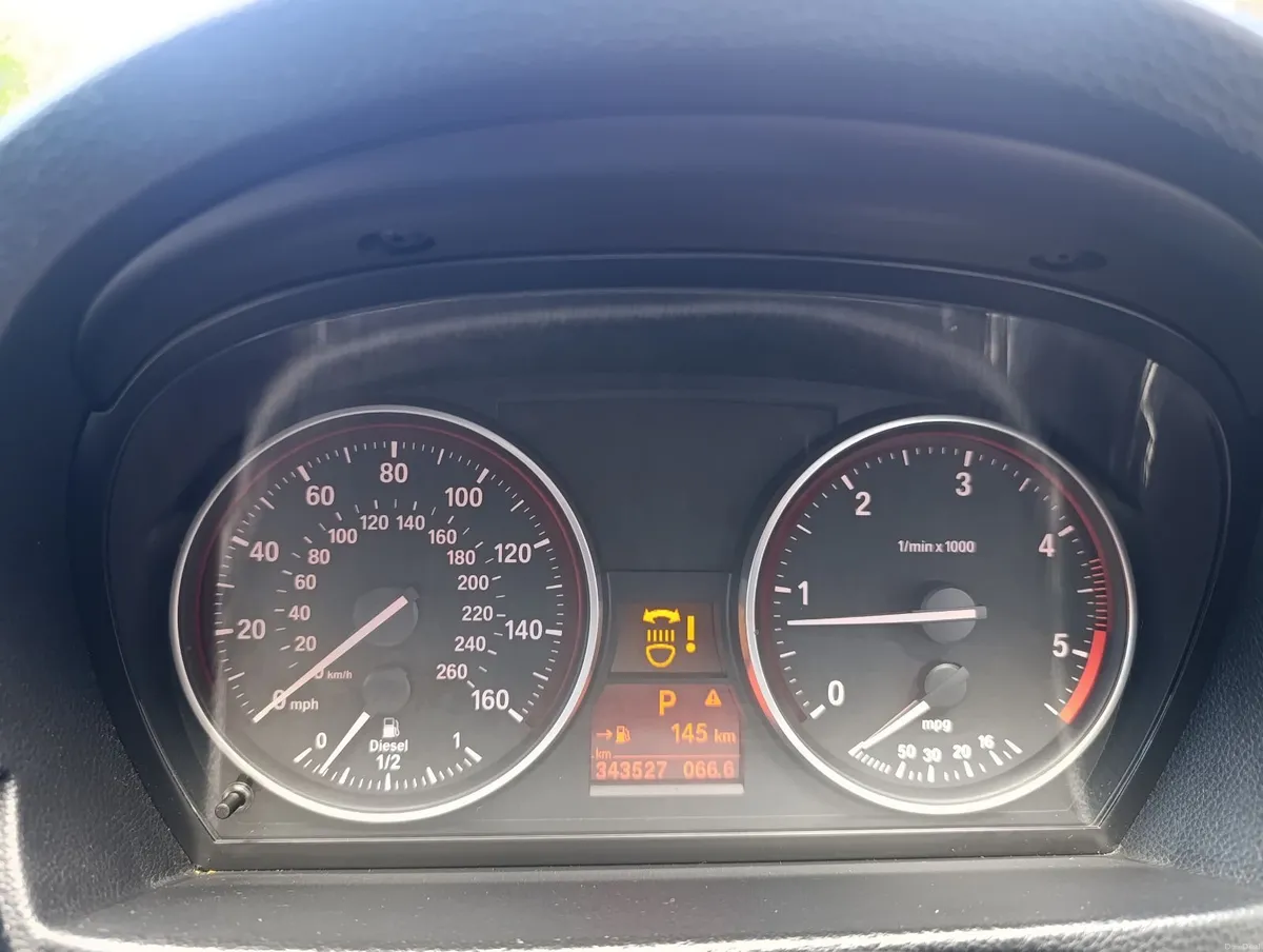 BMW 3-Series 2008 - Image 2