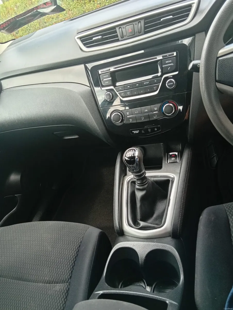 2017 Nissan Qashqai - Image 5