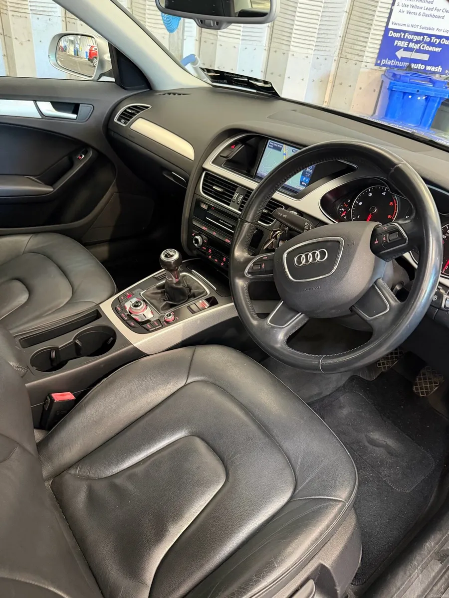 Audi A4 2015 - Image 2