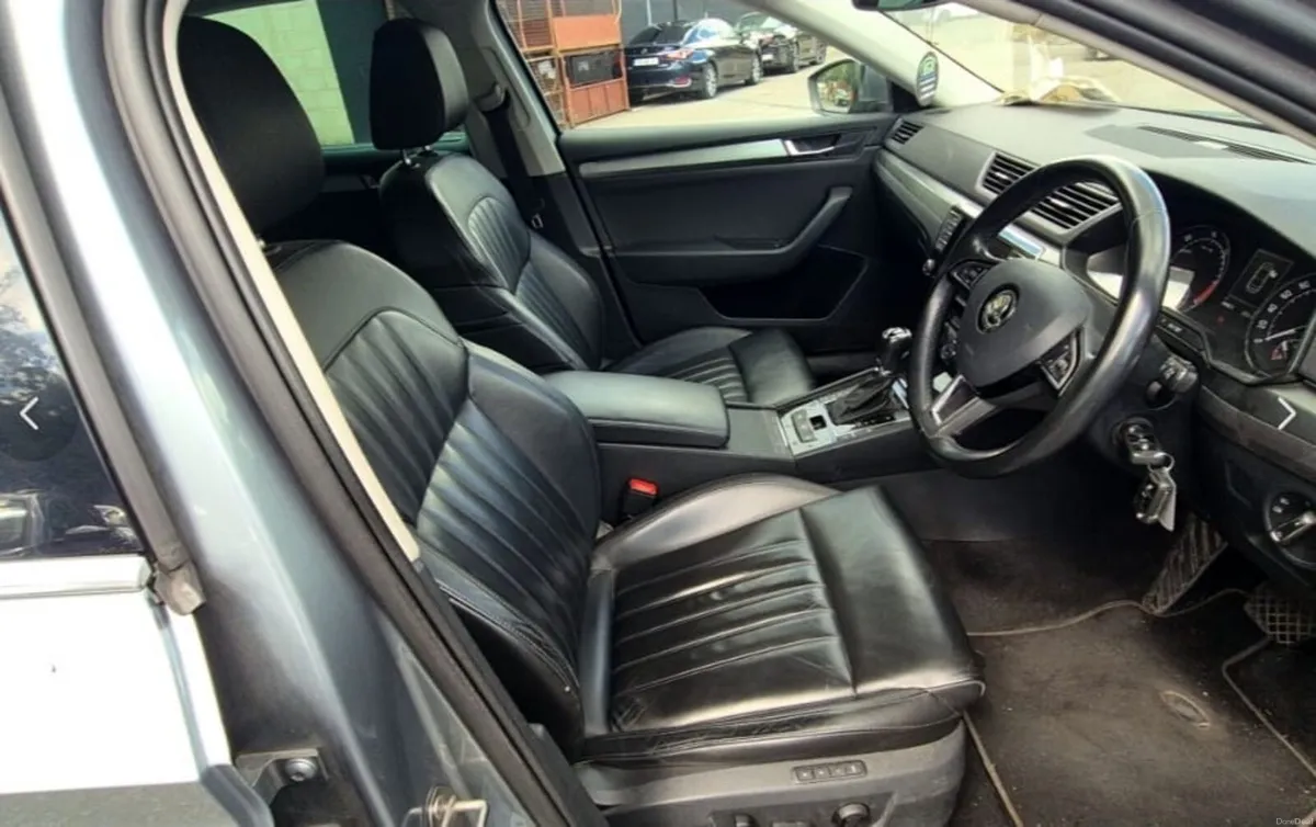 Skoda Superb 2016 - Image 4
