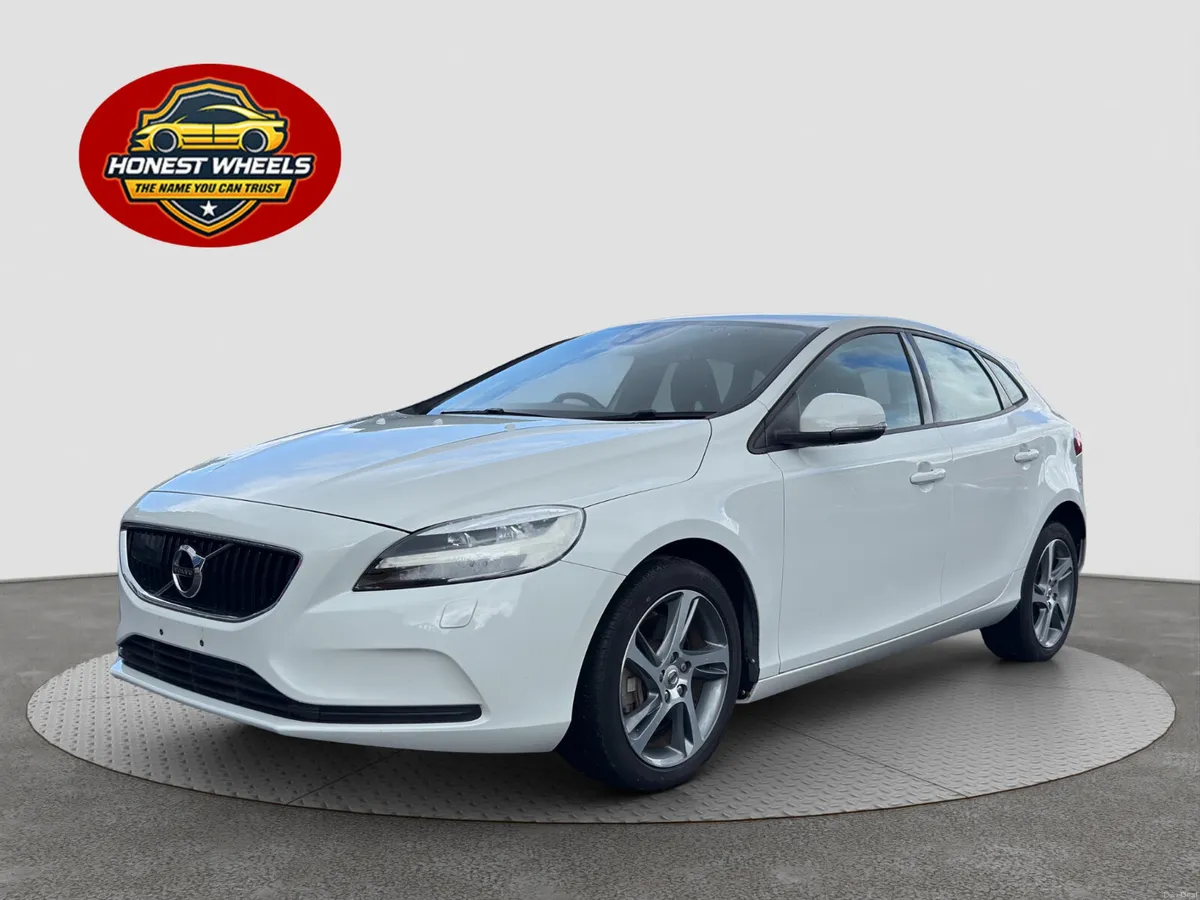 2016 Volvo V40 1.5L Petrol Automatic - Image 3