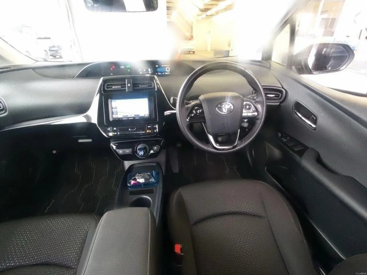 2022 Toyota Prius - Image 6