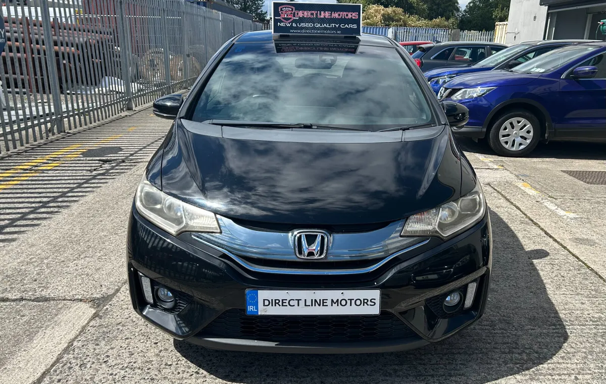 2015 Honda Fit S Package | CarPlay - Image 3